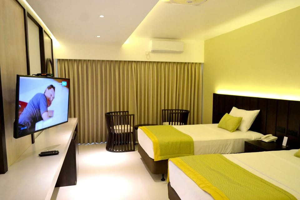 Deluxe Twin Room | Laptop workspace, free WiFi