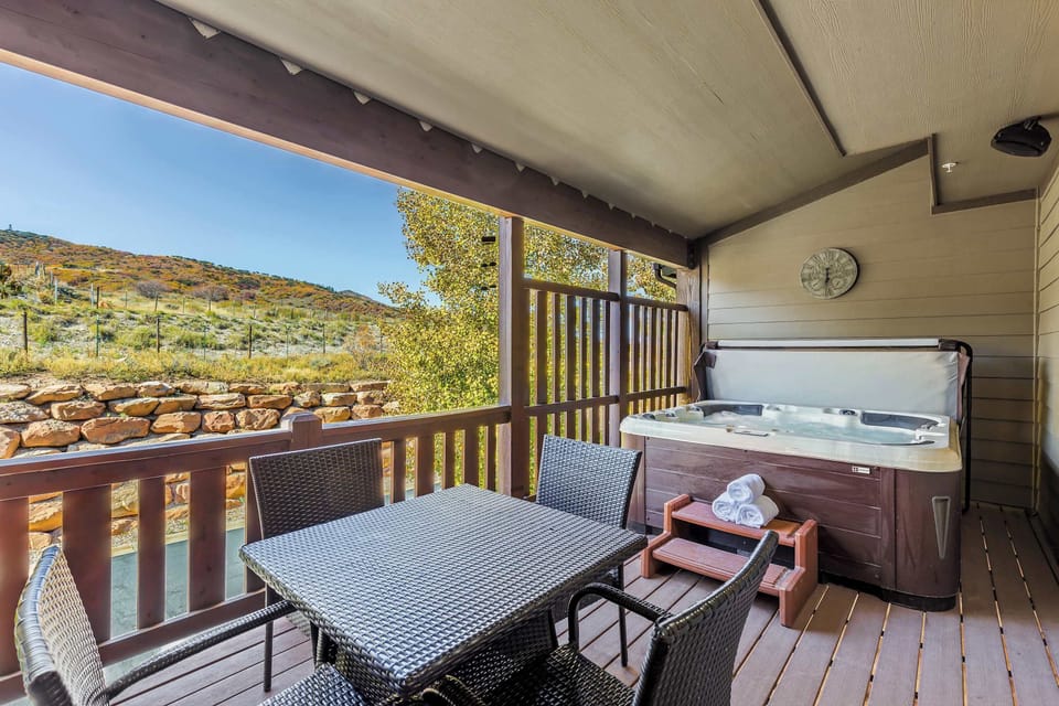 Townhome, Multiple Beds, Hot Tub, Mountain View (Bear Hollow Heaven) | Outdoor dining