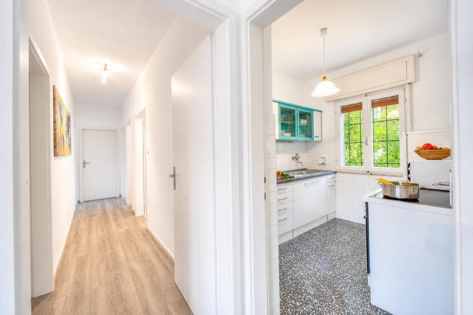 Family Villa, 3 Bedrooms, Balcony, Mountainside (Villa Panorama with Private Pool) | Private kitchen | Dining table