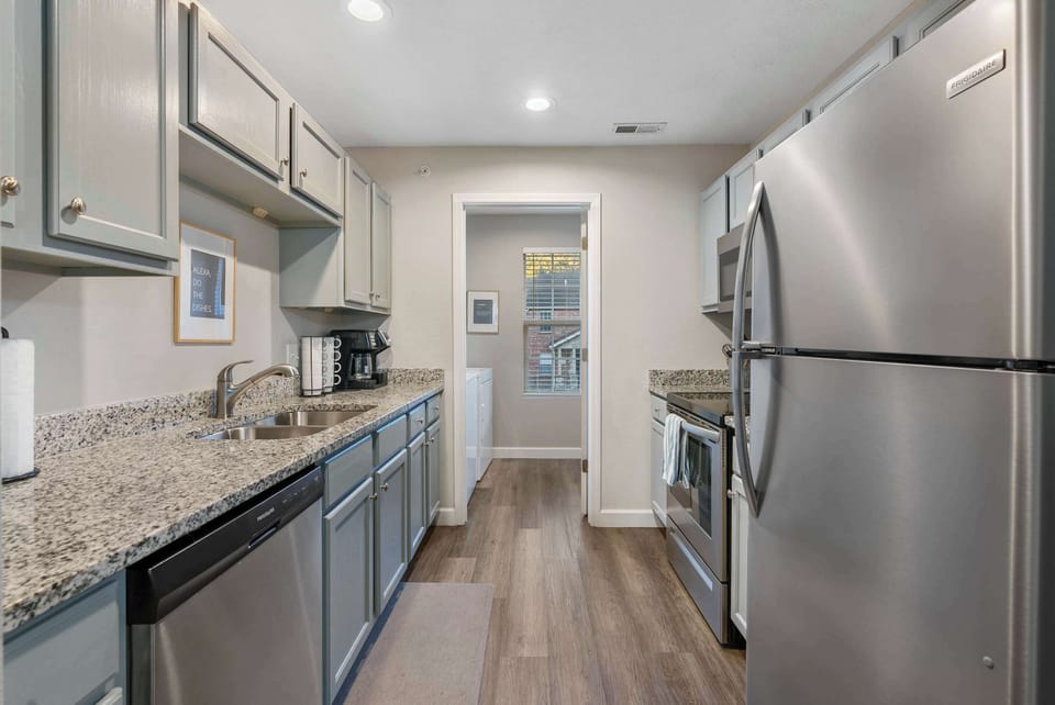 Condo, Multiple Beds, Balcony, Mountain View (Branson Vineyards Escape) | Private kitchen | Coffee/tea maker