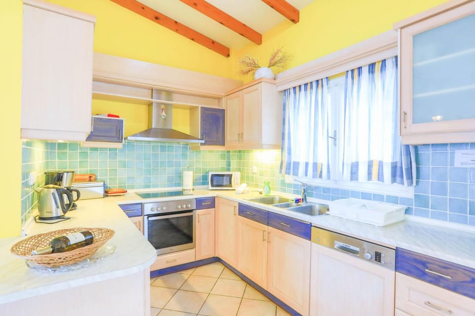House | 3 bedrooms, iron/ironing board