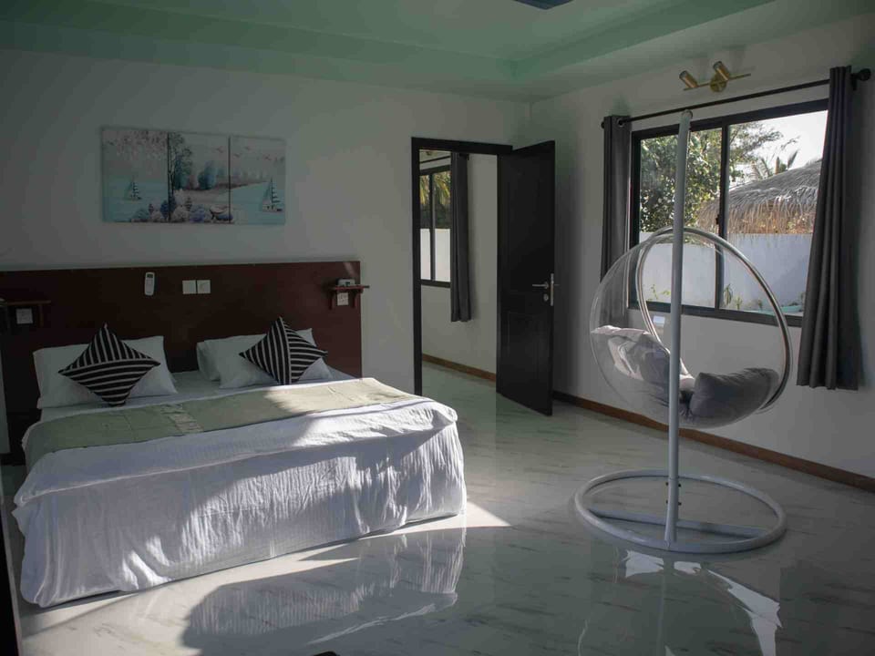 Family Double or Twin Room | Desk, iron/ironing board, free WiFi, bed sheets