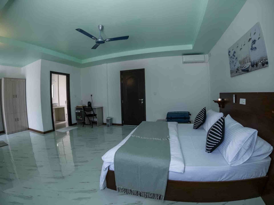 Deluxe Double or Twin Room | Desk, iron/ironing board, free WiFi, bed sheets