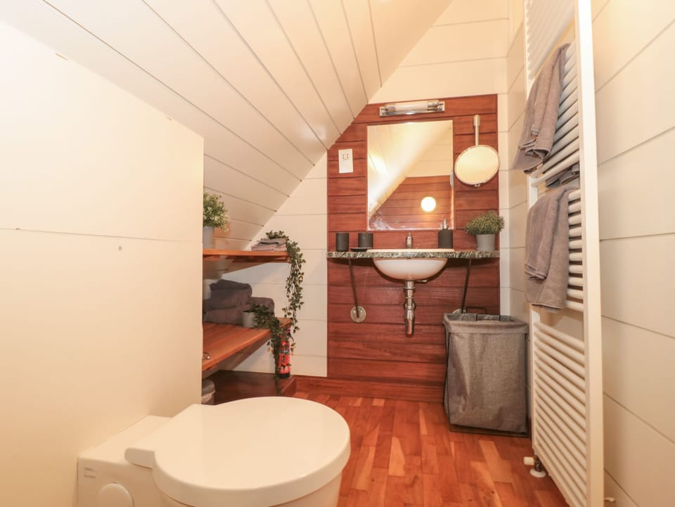 Pips Hideaway Cottage in North Dorset District