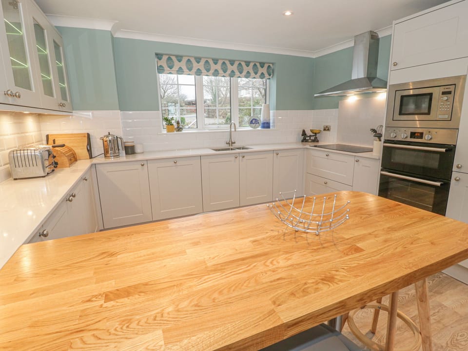 Fridge, dishwasher, electric kettle, toaster