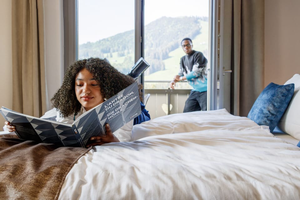 Premium bedding, in-room safe, blackout drapes, soundproofing
