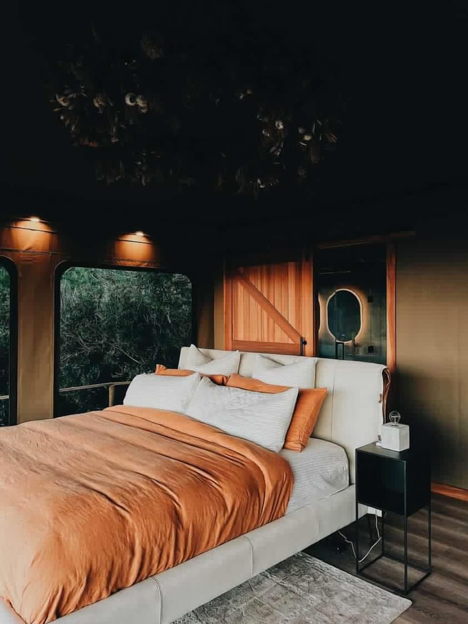 1 bedroom, premium bedding, down comforters, pillowtop beds