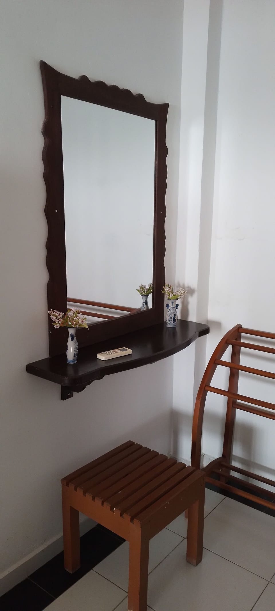 Individually furnished, desk, free WiFi