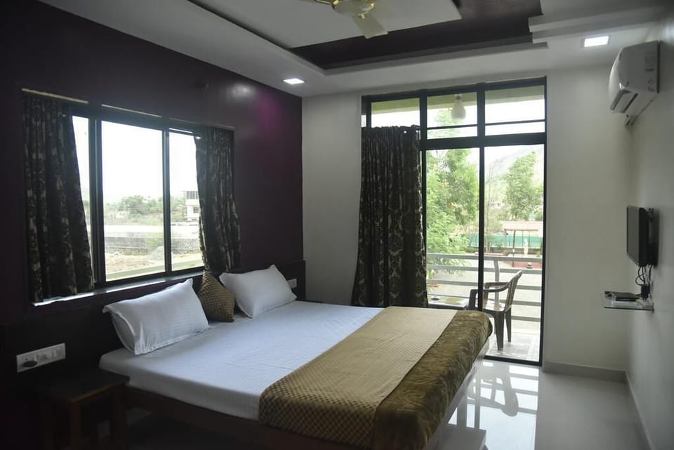 Double Room | Free WiFi, bed sheets