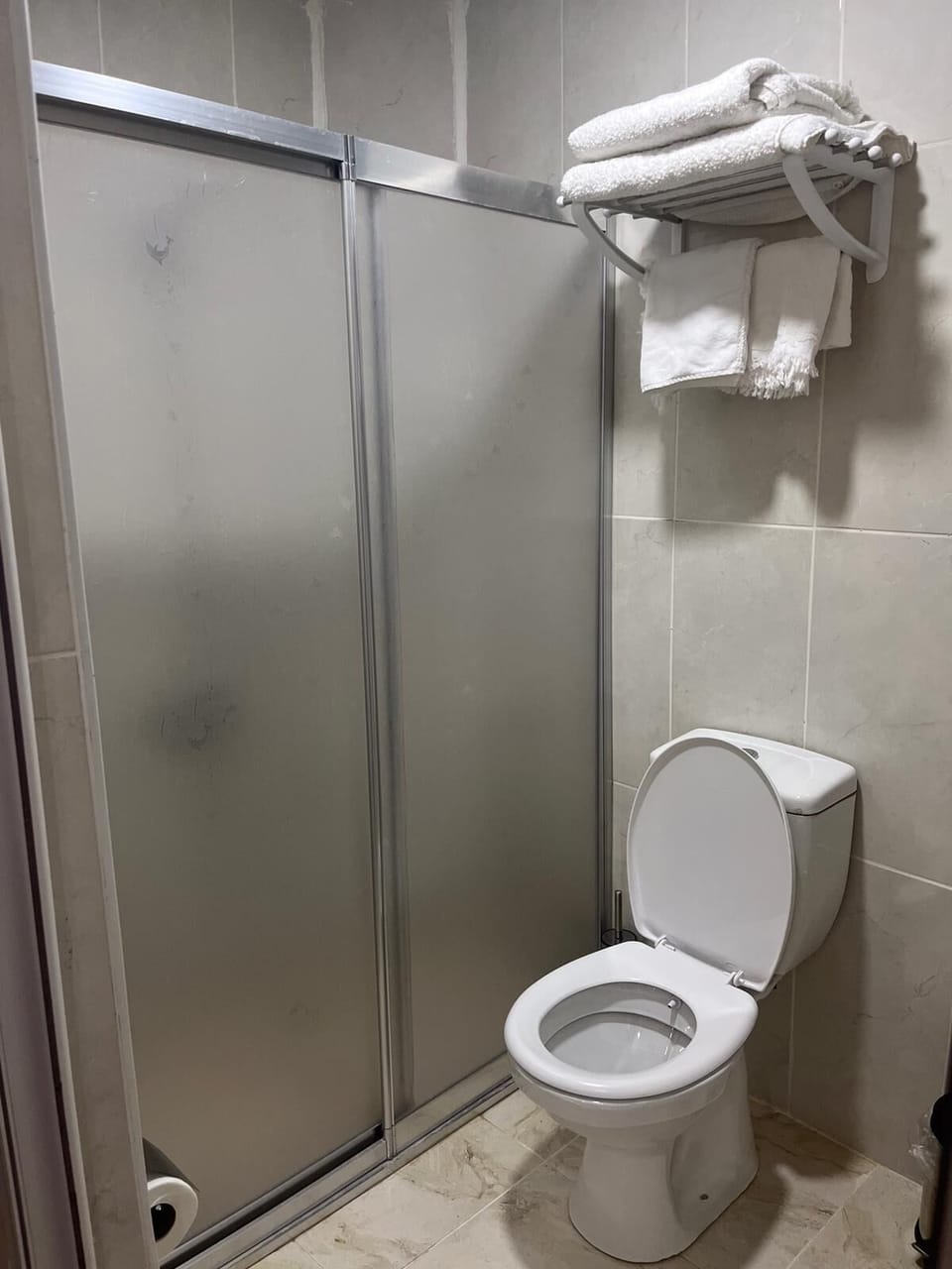 Classic Triple Room | Bathroom | Towels