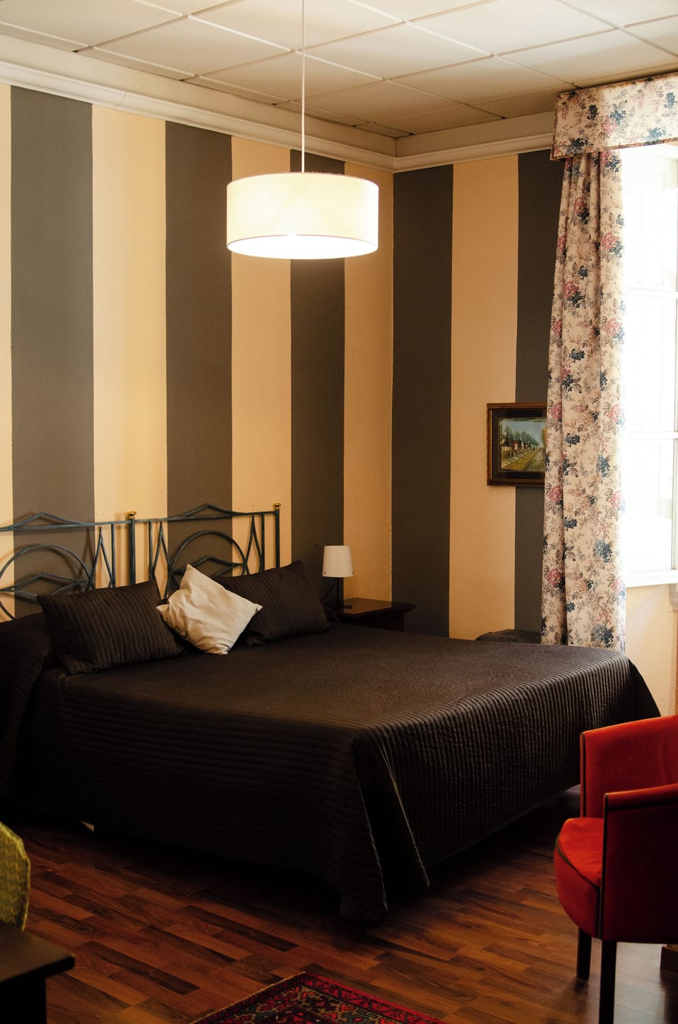 1 bedroom, premium bedding, down comforters, Select Comfort beds