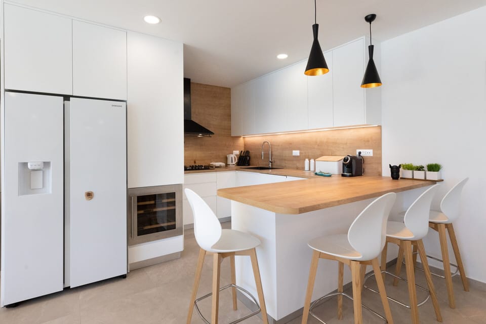Exclusive Villa | Private kitchen | Shared fridge, microwave, espresso maker, coffee/tea maker