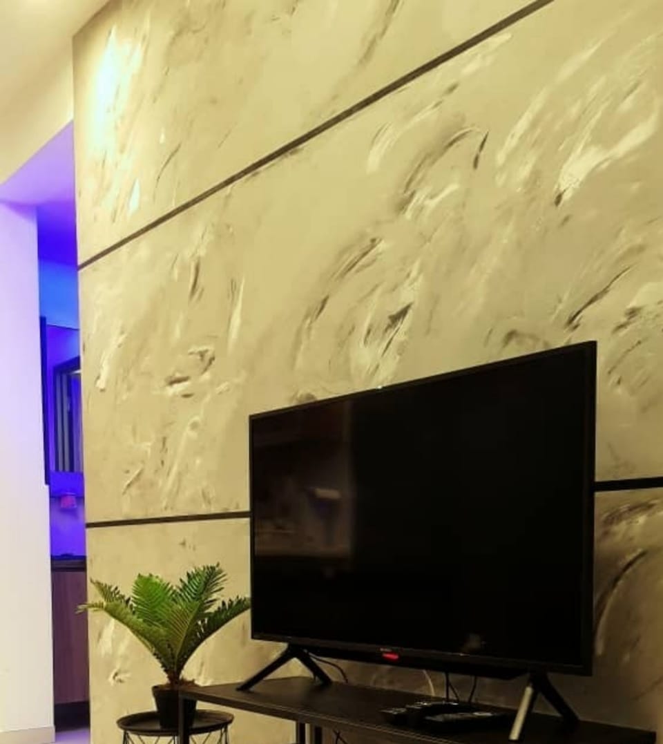 Design Apartment, 2 Bedrooms, Balcony, City View | Living area