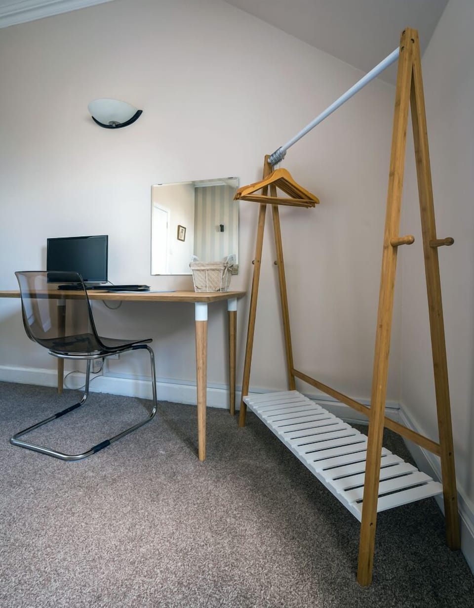 Deluxe Single | Large Single Bed | Comfort Seating  | Premium bedding, desk, iron/ironing board, free WiFi