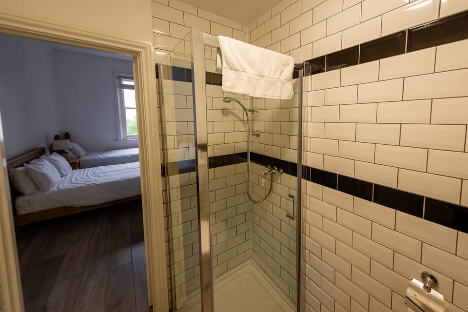 Suite, Ensuite | Bathroom