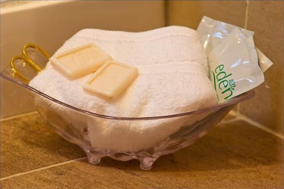 Shower, towels