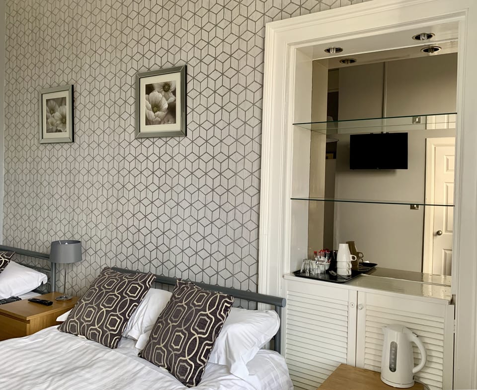 Egyptian cotton sheets, premium bedding, pillowtop beds