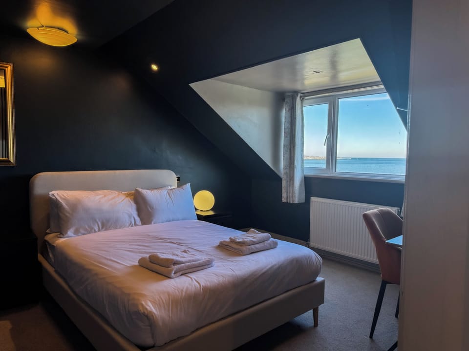 Double Room | In-room safe, individually decorated, individually furnished, free WiFi