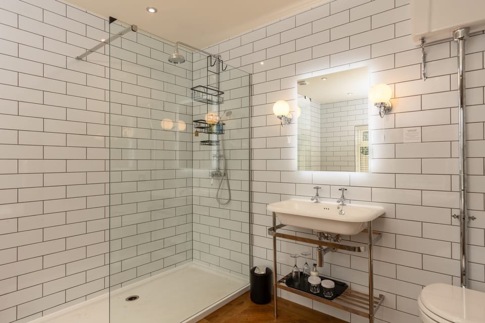 Superior Room, Garden View | Bathroom | Separate tub and shower, deep soaking tub, hair dryer, bathrobes
