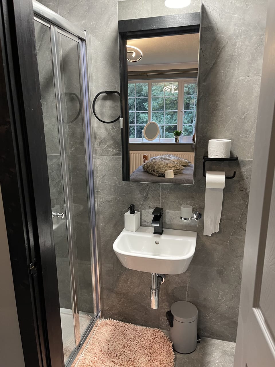 Comfort Double Room, Private Bathroom | Bathroom | Shower, hair dryer, towels