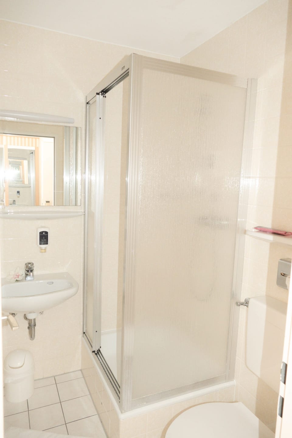 Comfort Single Room | Bathroom shower