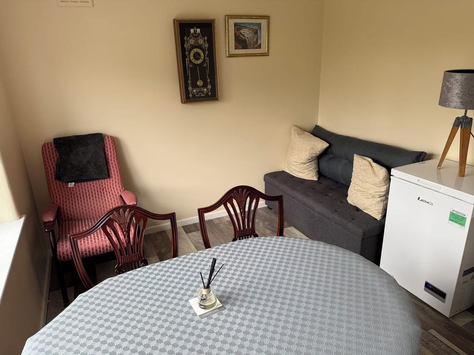 Cottage | Living area