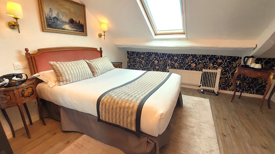 Economy Double Room | Premium bedding, individually decorated, desk, blackout drapes