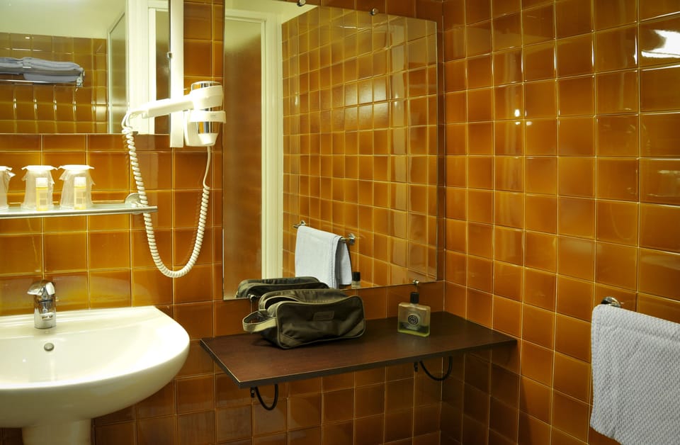 Hôtel Eden Montmartre Hotel in Paris