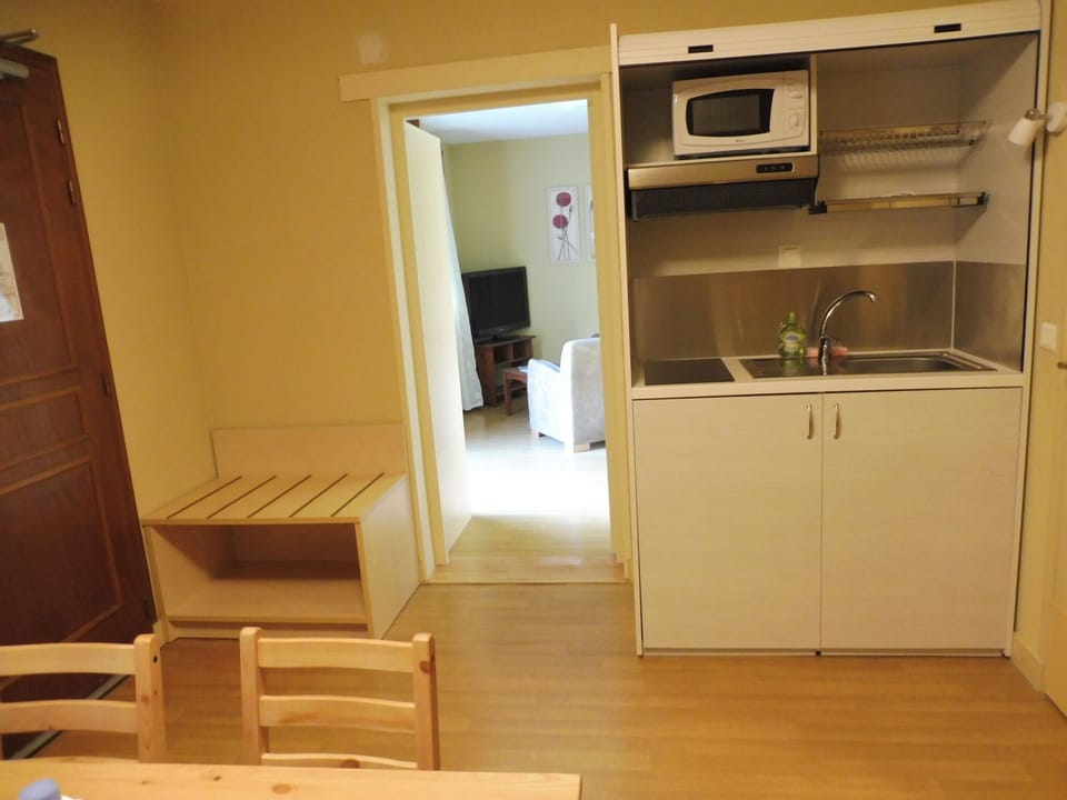 Suite Confort lit double ou canapé-lit 3 ou 4 personnes | Private kitchen | Espresso maker, electric kettle