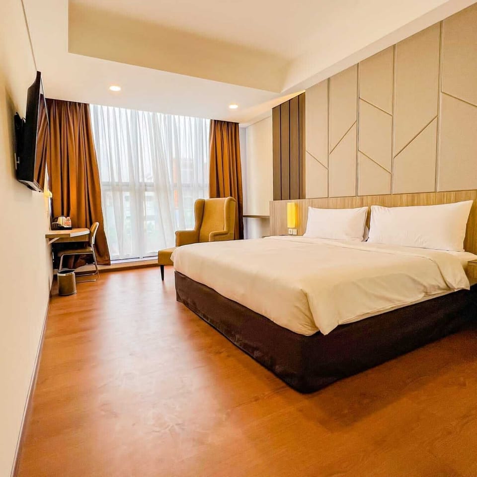 Deluxe Double or Twin Room | Desk, free WiFi, bed sheets