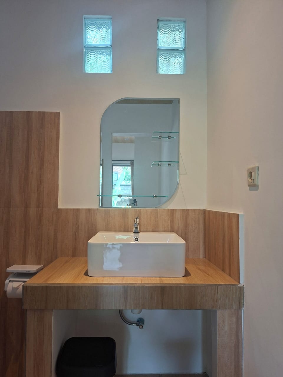 Deluxe Double Room | Bathroom | Shower, bathrobes, bidet, towels