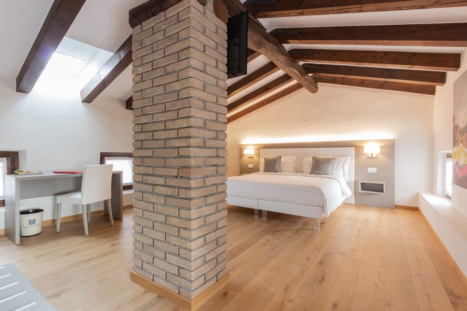 Deluxe Double or Twin Room | In-room safe, iron/ironing board, travel crib, free WiFi