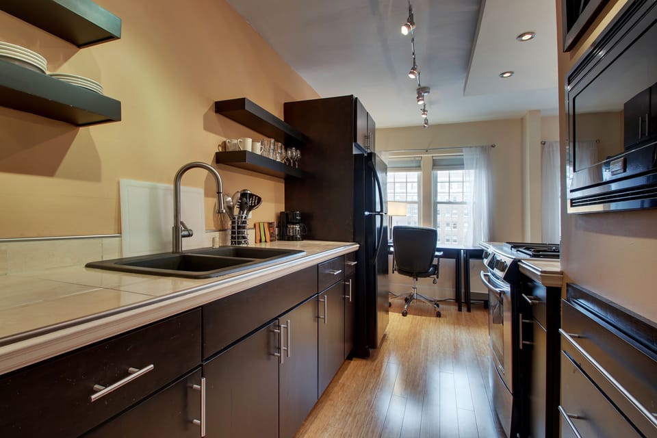 Junior Suite | Private kitchen | Fridge, microwave, stovetop, coffee/tea maker