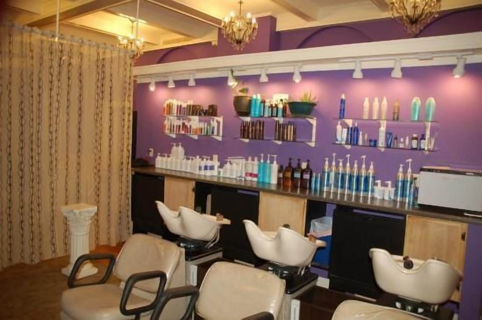Hair salon