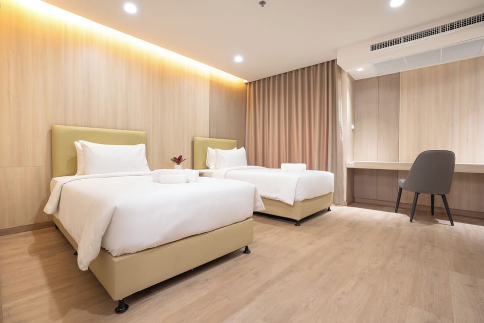 Standard Twin Room, Multiple Beds | In-room safe, desk, soundproofing, free WiFi