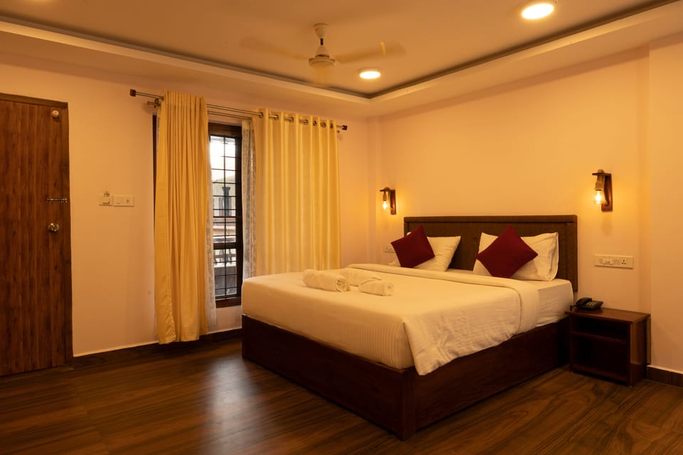 Superior Room | Premium bedding, desk, free WiFi, bed sheets