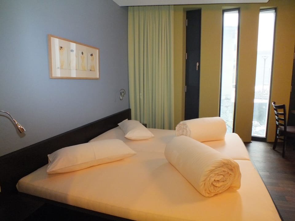 Comfort Double Room, Refrigerator, Ground Floor | Hypo-allergenic bedding, in-room safe, desk, laptop workspace