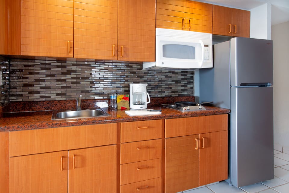 Suite, 1 Bedroom | Private kitchen
