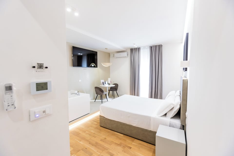 Camera Queen Superior | Egyptian cotton sheets, premium bedding, memory foam beds, free minibar