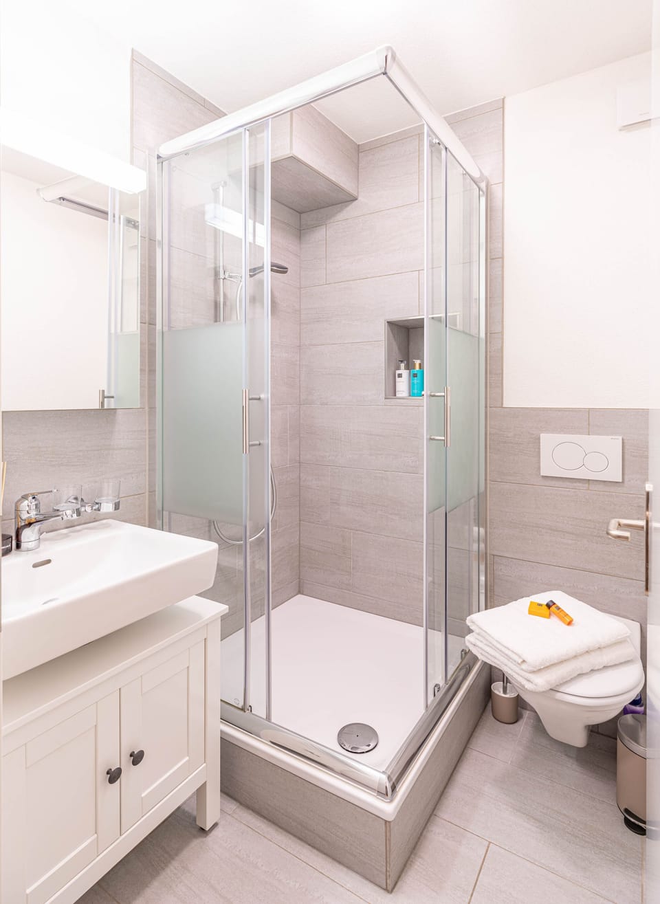 City Apartment, 1 Bedroom | Bathroom | Soap, toilet paper