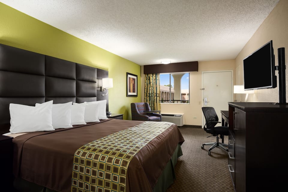 In-room safe, desk, laptop workspace, soundproofing