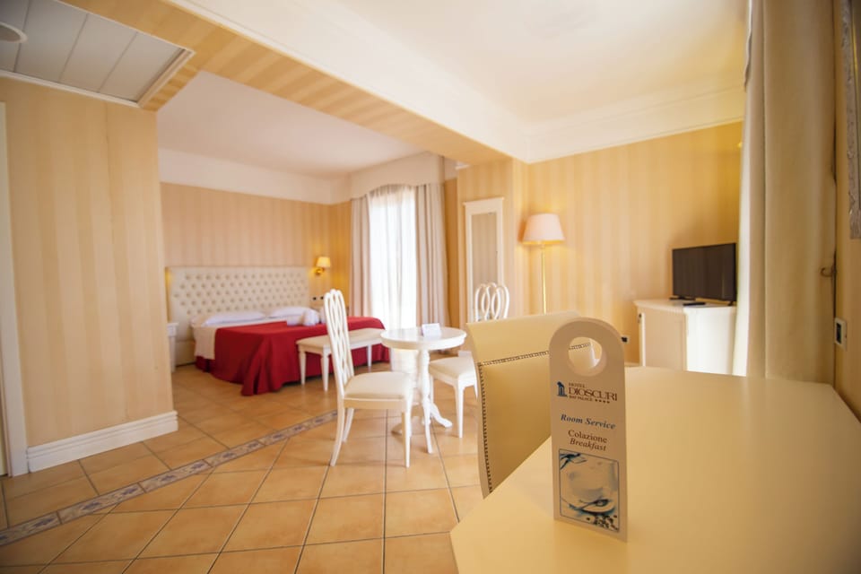 Deluxe Double Room, 1 Double or 2 Twin Beds, Balcony, Sea View | Minibar, in-room safe, desk, blackout drapes
