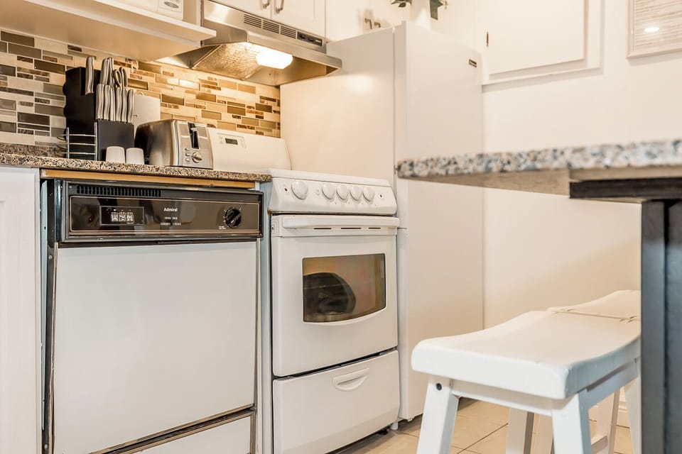 Apartment, 1 Bedroom, Patio, Garden View | Interior