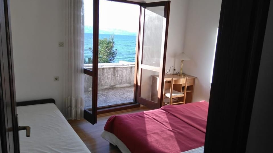 Double Room (Double Room with Balcony and Sea View) | 5 bedrooms
