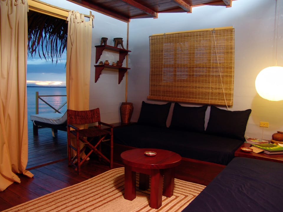 2 bedrooms, in-room safe, desk, free rollaway beds