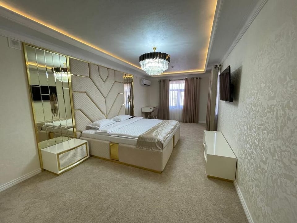 Presidential Suite | In-room safe, desk, laptop workspace, iron/ironing board (on request)