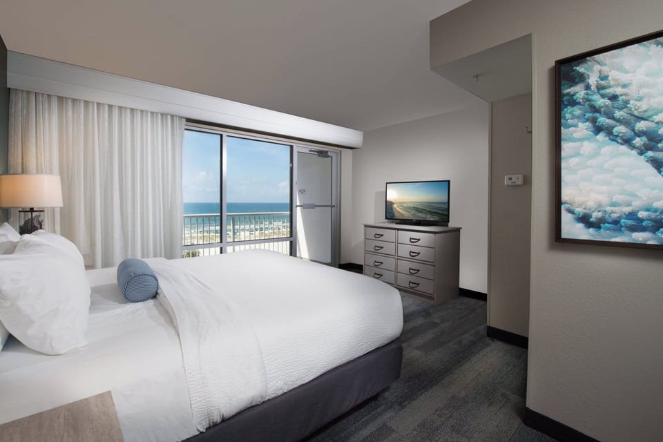 1 bedroom, in-room safe, iron/ironing board, WiFi (free)