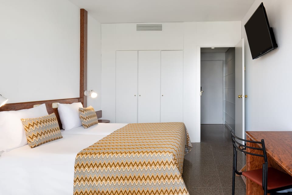 Free WiFi, bed sheets, wheelchair access