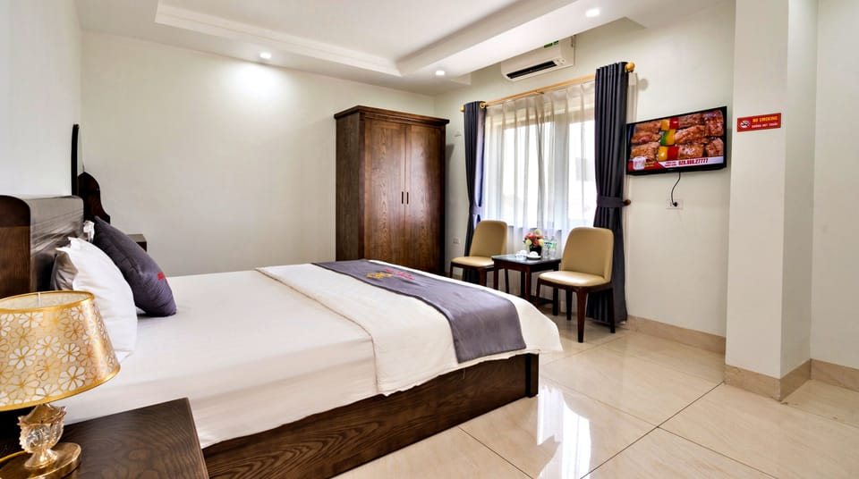 Deluxe Double Room | Egyptian cotton sheets, premium bedding, memory foam beds, minibar