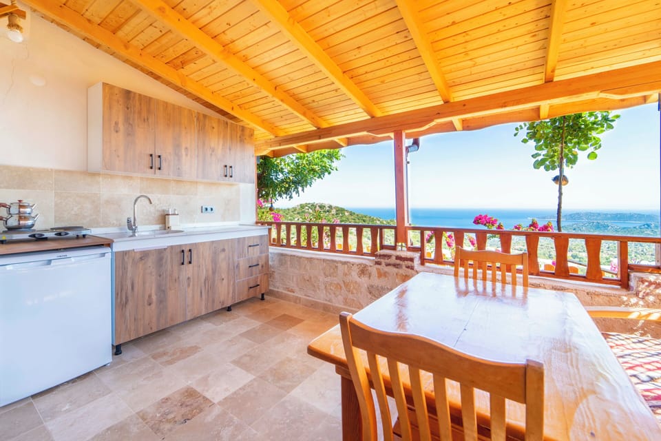 Standard Twin Room | Private kitchen | Mini-fridge, stovetop, coffee/tea maker, rice cooker